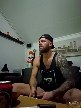 Snapshot of eltoulou chatting on 12-21-25, 01:24 eltoulou online show from 12-21-25, 01:24