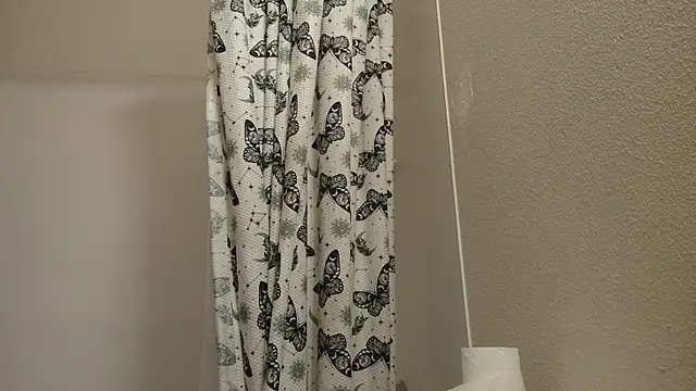 Snapshot of BeckiTooSweet chatting on 10-26-25, 06:14 BeckiTooSweet online show from 10-26-25, 06:14