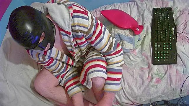 Snapshot of Markxen_cam chatting on 10-28-25, 10:34 Markxen cam online show from 10-28-25, 10:34