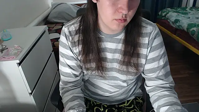 EvaMiron online show from 10-10-25, 10:25