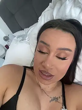 deliaroyal online show from 10-29-25, 11:01