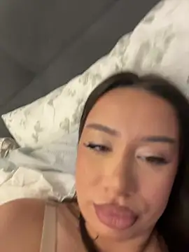 deliaroyal online show from 11-16-25, 02:11