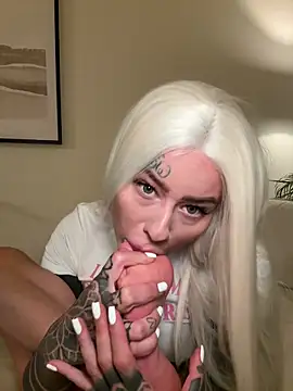 bambixboo online show from 10-25-25, 09:09