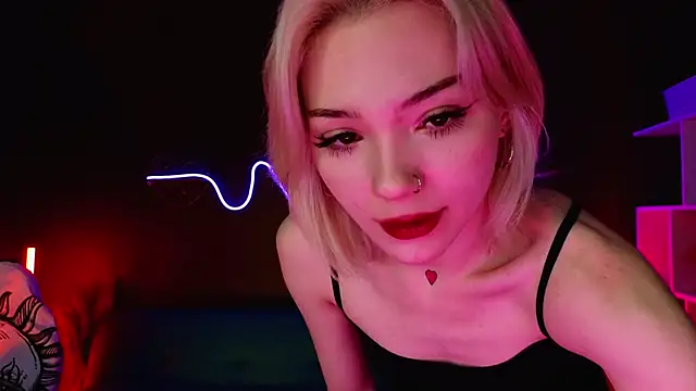 Snapshot of SandraBoyl chatting on 02-02-25, 04:05 SandraBoyl online show from 02-02-25, 04:05