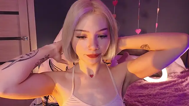 Snapshot of SandraBoyl chatting on 02-21-25, 01:11 SandraBoyl online show from 02-21-25, 01:11