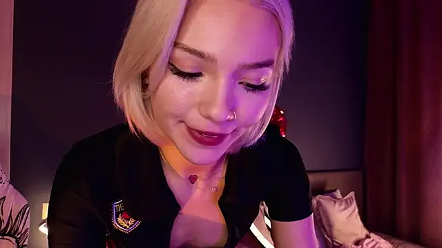 Snapshot of SandraBoyl chatting on 03-15-25, 10:35 SandraBoyl online show from 03-15-25, 10:35