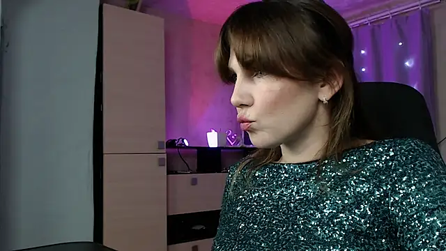 Daniela Cooperr online show from 10-12-25, 05:23