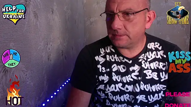 Snapshot of Bossun79 chatting on 09-20-25, 02:40 Bossun79 online show from 09-20-25, 02:40