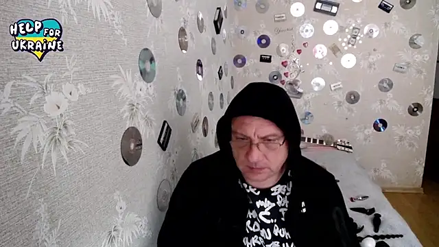 Snapshot of Bossun79 chatting on 11-04-25, 09:30 Bossun79 online show from 11-04-25, 09:30