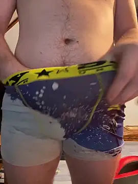 Snapshot of youlo71 chatting on 12-14-24, 04:20 youlo71 online show from 12-14-24, 04:20