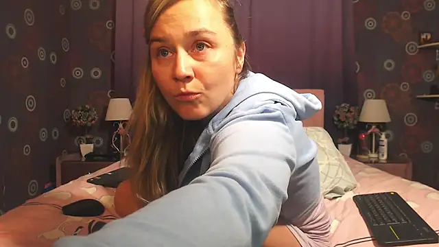 SquirtyAlice online show from 11-25-25, 10:10