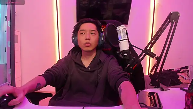 wexlee7 online show from 12-21-24, 10:51