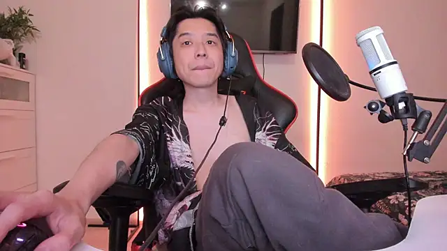 wexlee7 online show from 11-30-25, 11:42