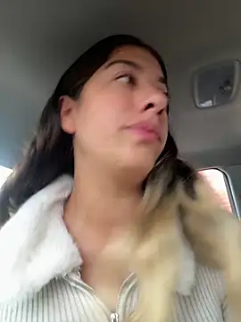 Snapshot of Enyeld_ruru chatting on 02-22-26, 04:27 Enyeld ruru online show from 02-22-26, 04:27