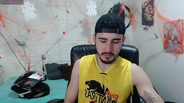 Snapshot of DmitriSanders chatting on 12-05-24, 09:39 DmitriSanders online show from 12-05-24, 09:39