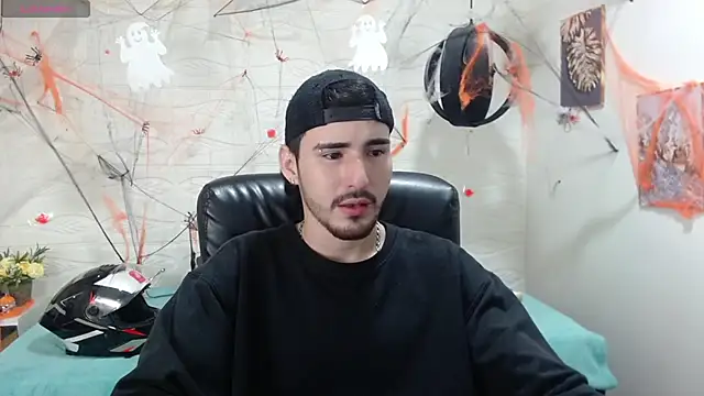 Snapshot of DmitriSanders chatting on 12-06-24, 09:24 DmitriSanders online show from 12-06-24, 09:24