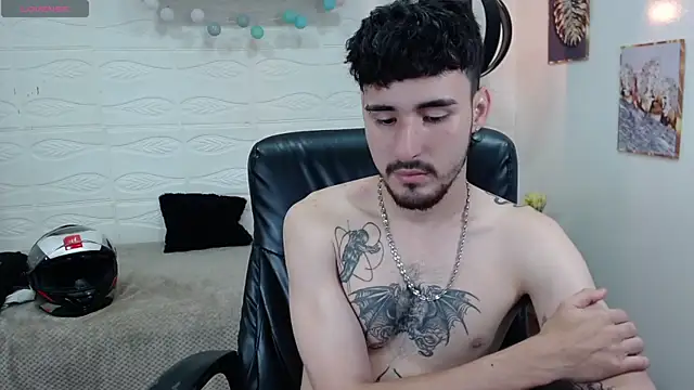 Snapshot of DmitriSanders chatting on 01-18-25, 12:46 DmitriSanders online show from 01-18-25, 12:46