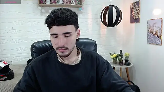 Snapshot of DmitriSanders chatting on 01-24-25, 08:43 DmitriSanders online show from 01-24-25, 08:43