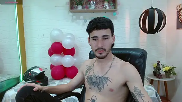 Snapshot of DmitriSanders chatting on 02-26-25, 11:37 DmitriSanders online show from 02-26-25, 11:37