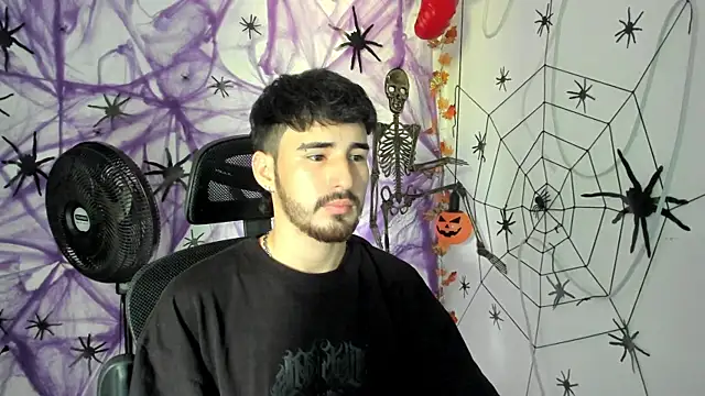 Snapshot of DmitriSanders chatting on 11-05-25, 03:45 DmitriSanders online show from 11-05-25, 03:45