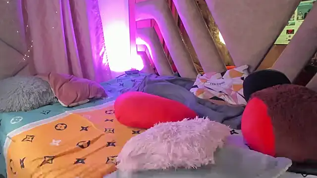 naatashamendozaa online show from 03-01-25, 06:46