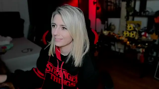 Lisaonthemoon online show from 09-25-25, 05:49