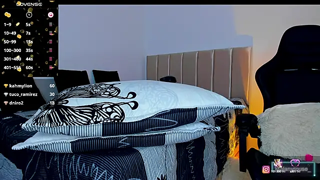 melanyrouse1 online show from 02-01-25, 09:29