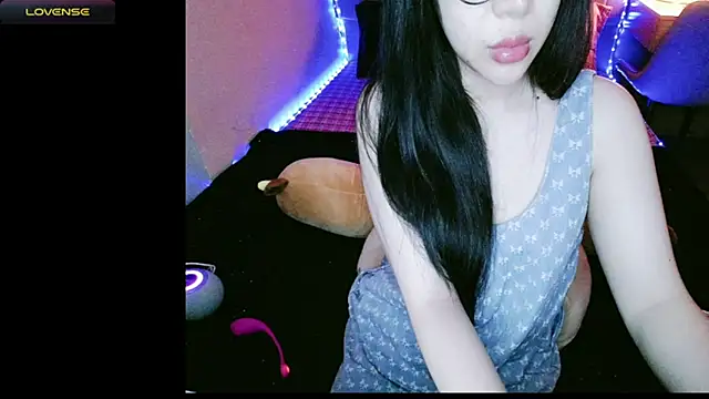 Snapshot of _Viviann_ chatting on 09-23-25, 04:10 Viviann online show from 09-23-25, 04:10