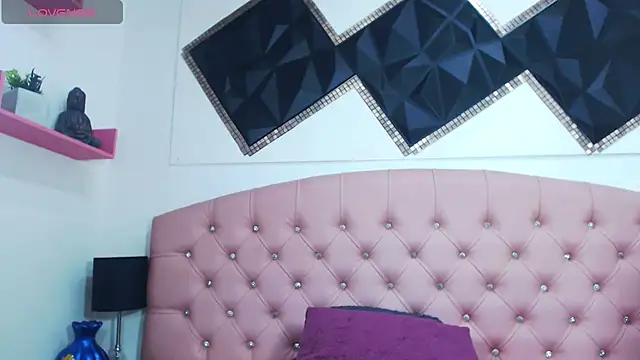 andrea safeira doll online show from 03-14-25, 08:28