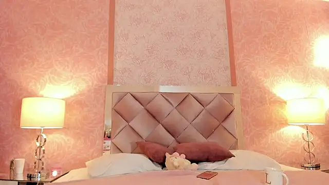 Lezy  online show from 11-19-25, 07:36