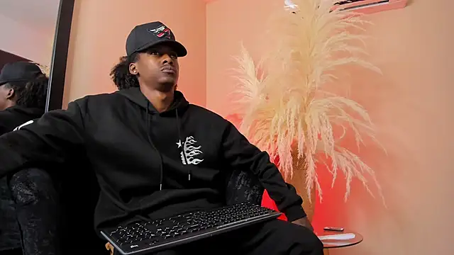 Snapshot of BRYXXXON1 chatting on 02-19-25, 02:55 BRYXXXON1 online show from 02-19-25, 02:55