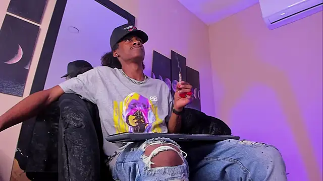 Snapshot of BRYXXXON1 chatting on 02-28-25, 01:47 BRYXXXON1 online show from 02-28-25, 01:47