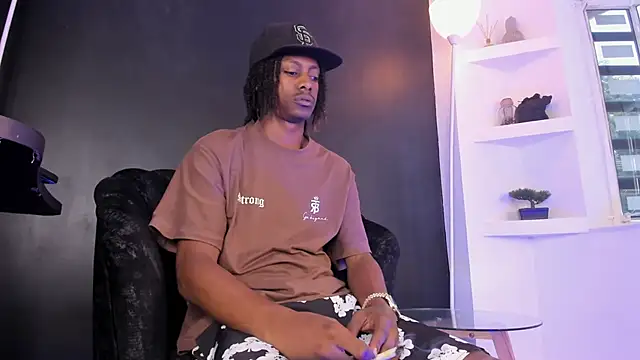 Snapshot of BRYXXXON1 chatting on 03-22-25, 02:25 BRYXXXON1 online show from 03-22-25, 02:25