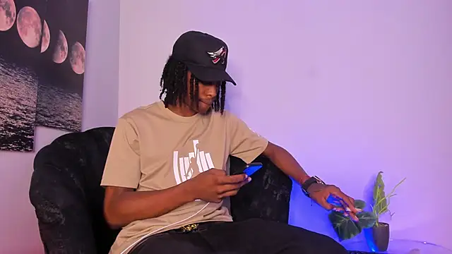 Snapshot of BRYXXXON1 chatting on 09-28-25, 04:56 BRYXXXON1 online show from 09-28-25, 04:56