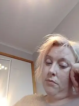 Snapshot of mollymay69 chatting on 11-18-25, 06:29 mollymay69 online show from 11-18-25, 06:29