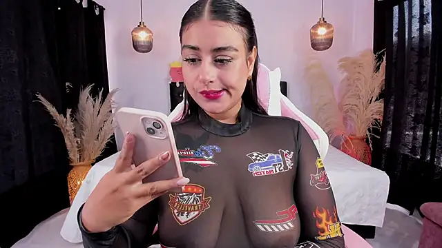 Snapshot of GabyRhodes chatting on 02-21-25, 07:21 GabyRhodes online show from 02-21-25, 07:21