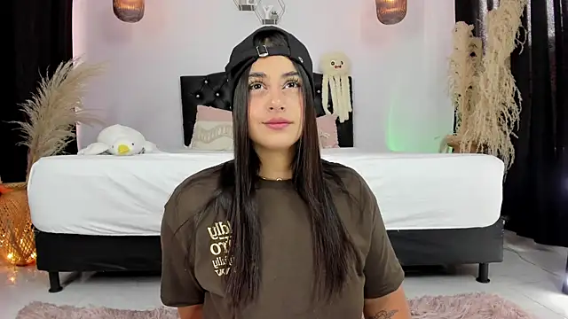 Snapshot of GabyRhodes chatting on 09-17-25, 06:31 GabyRhodes online show from 09-17-25, 06:31