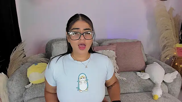 Snapshot of GabyRhodes chatting on 11-08-25, 06:40 GabyRhodes online show from 11-08-25, 06:40