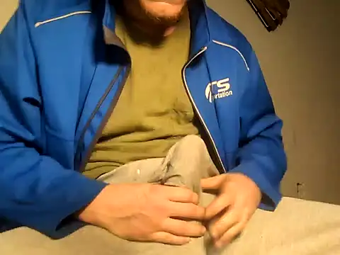 Snapshot of Dogz_n_daugthers chatting on 12-18-24, 03:11 Dogz n daugthers online show from 12-18-24, 03:11