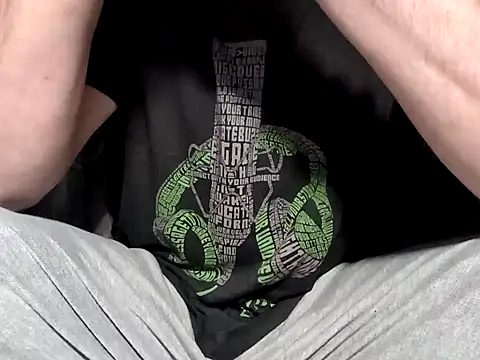 Snapshot of Dogz_n_daugthers chatting on 12-22-24, 05:34 Dogz n daugthers online show from 12-22-24, 05:34