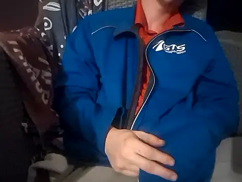 Snapshot of Dogz_n_daugthers chatting on 12-24-24, 12:22 Dogz n daugthers online show from 12-24-24, 12:22