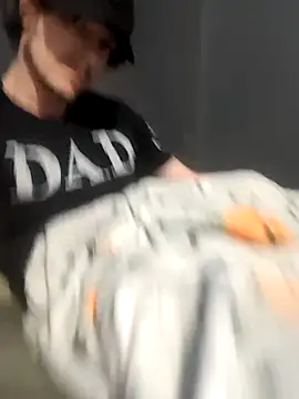 Snapshot of Dogz_n_daugthers chatting on 01-19-25, 07:36 Dogz n daugthers online show from 01-19-25, 07:36