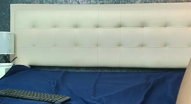 Cloeandtyfanny online show from 04-11-26, 07:51