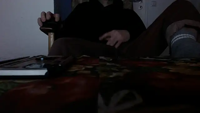 Snapshot of Cordt30 chatting on 10-25-25, 04:24 Cordt30 online show from 10-25-25, 04:24