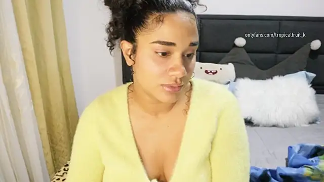 Mysensualbrunette1 online show from 12-22-25, 11:46