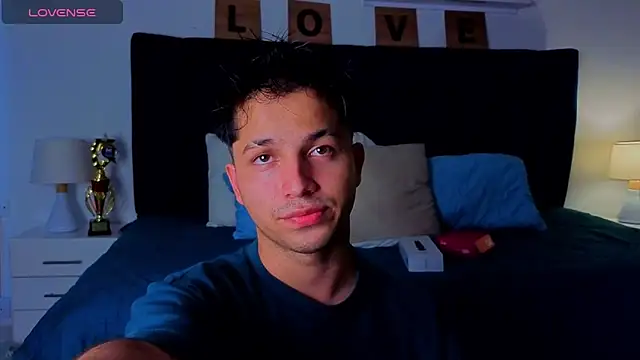 Issac james  online show from 04-10-26, 04:06