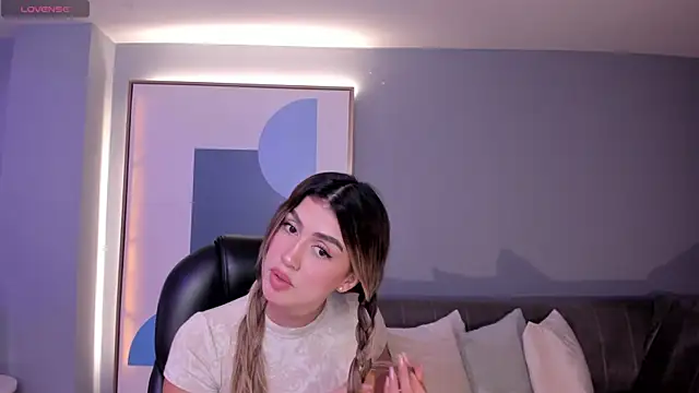 PaulinaSantos  online show from 03-19-25, 07:17