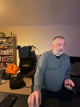 Snapshot of LondonTeffy chatting on 03-17-25, 10:17 LondonTeffy online show from 03-17-25, 10:17