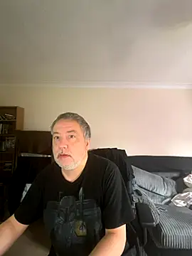 Snapshot of LondonTeffy chatting on 10-10-25, 10:03 LondonTeffy online show from 10-10-25, 10:03