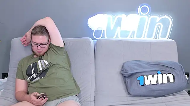 Ksenny online show from 12-22-24, 03:55